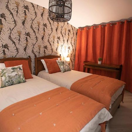 Chambre Jungle Dans Maison D'Hote "Le Petit Clouet"- רושקורבון מראה חיצוני תמונה