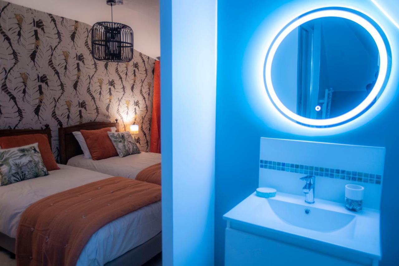 Chambre Jungle Dans Maison D'Hote "Le Petit Clouet"- רושקורבון מראה חיצוני תמונה