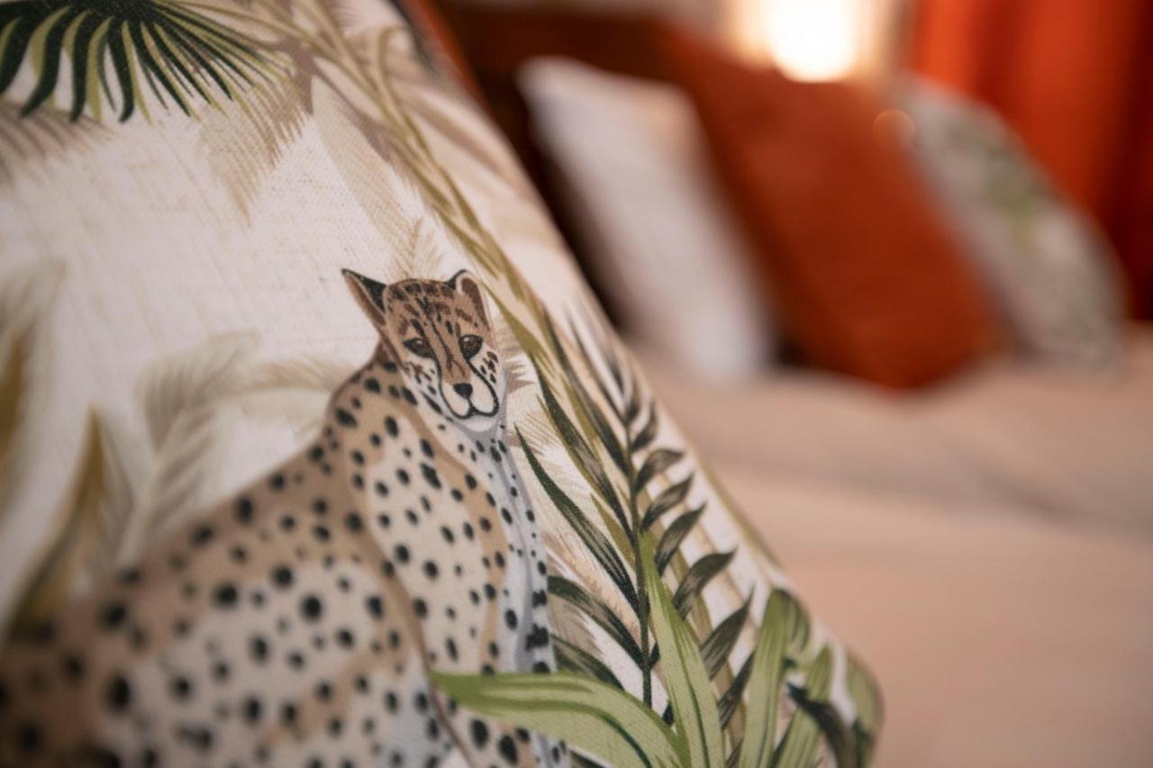 Chambre Jungle Dans Maison D'Hote "Le Petit Clouet"- רושקורבון מראה חיצוני תמונה